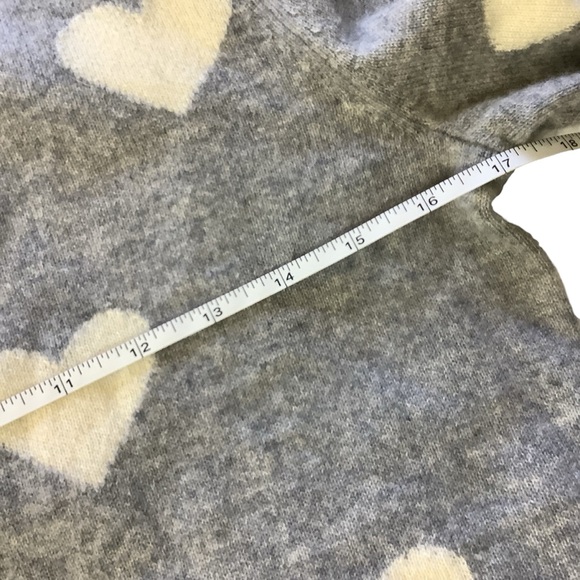 Petite Medium Talbots 100% Cashmere Sweater Heather Gray Cream Heart Pattern - Picture 7 of 10